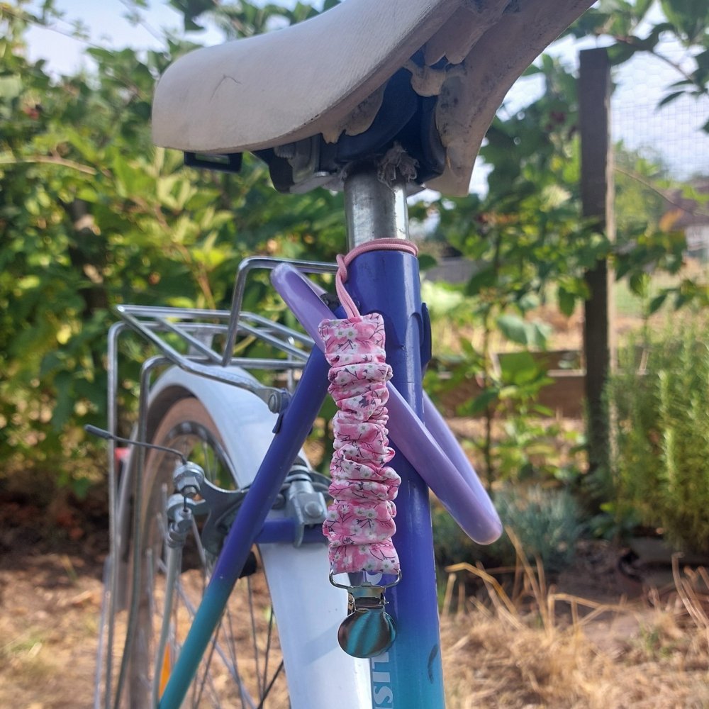 Attache clip jupe  vélo motif floral Rose Liberty valéria Mitsi rose --2227235781292