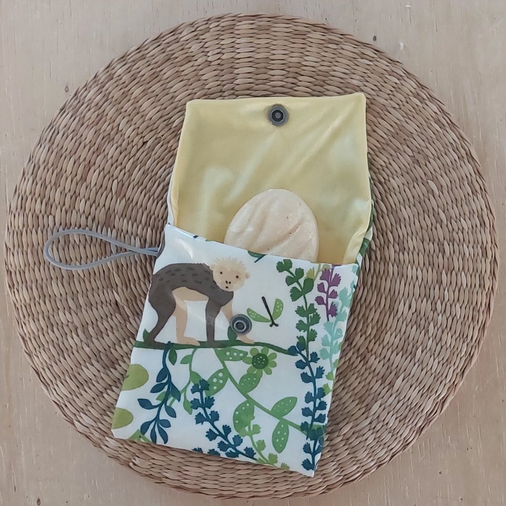 Etui imperméable brosse à dent/dentifrice avec sa pochette savons motif jungle--2226739739068