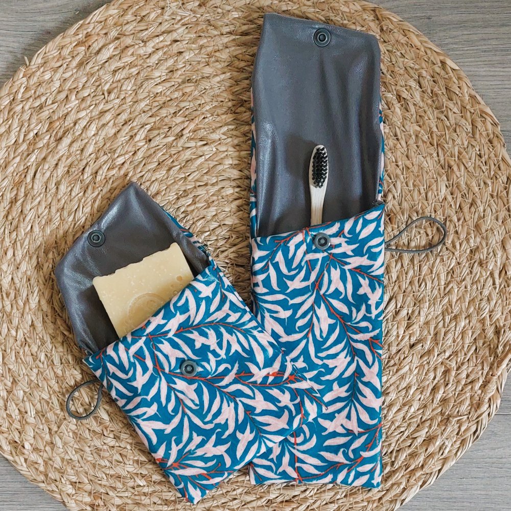 Etui impermeable motif feuillage, pochette brosse à dent/dentifrice et sa pochette savon bleu motif nature--2227399876001