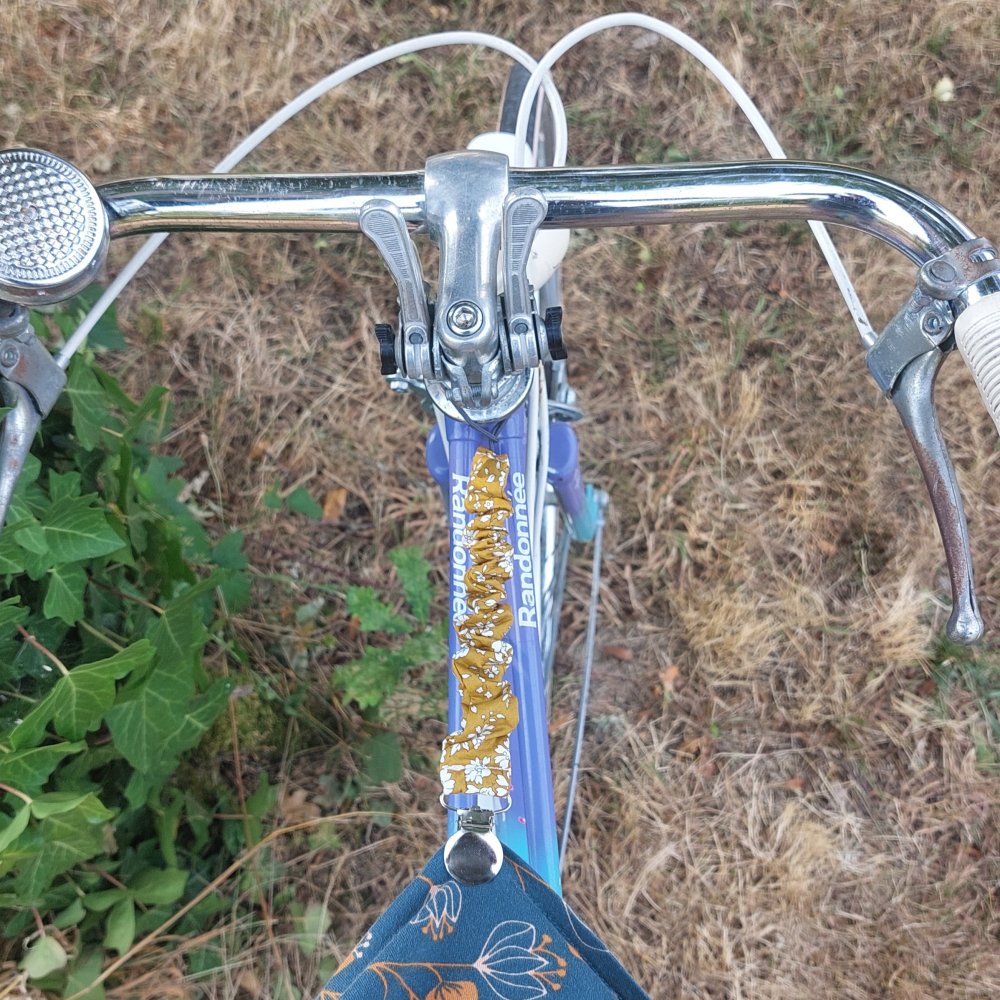 Attache vêtement pour vélo en tissu floral Liberty capel Moutarde--2227235772566