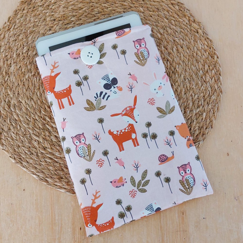 Pochette livre ou tablette - tissu rose animaux de la forêt--2227465210005