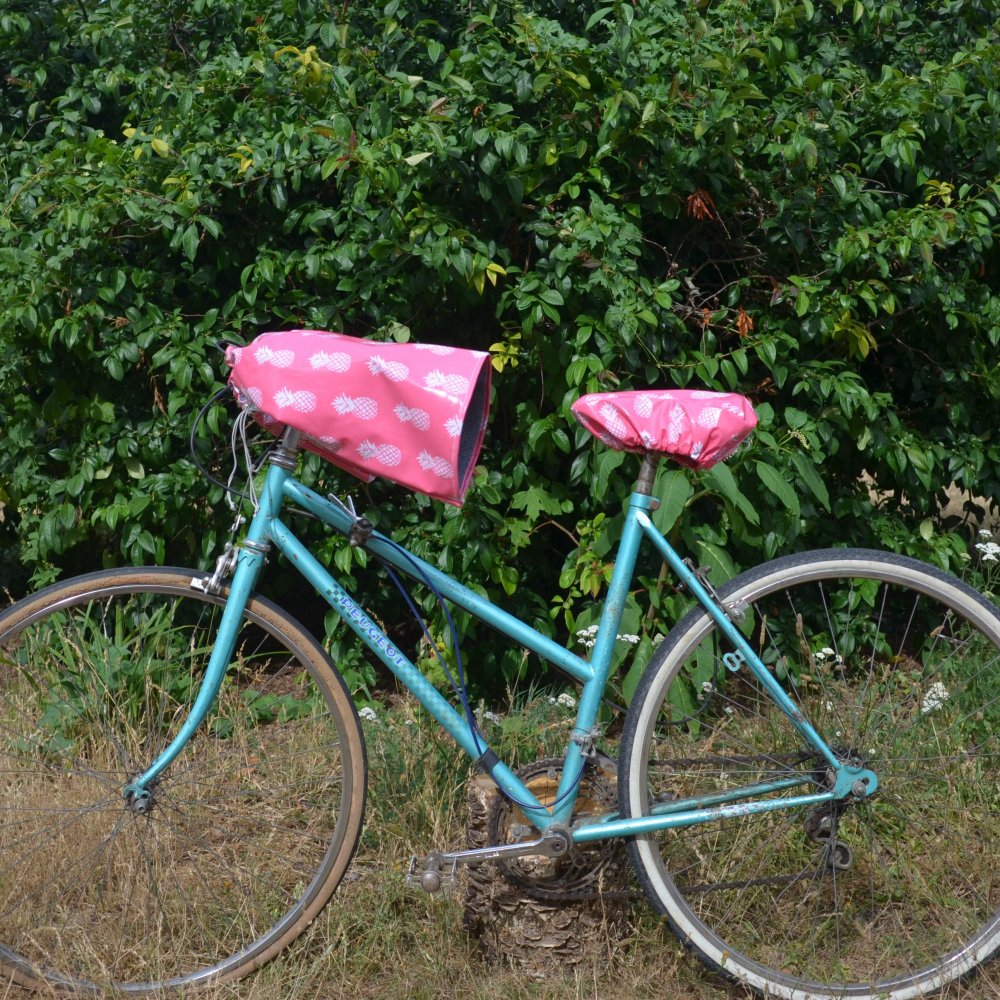 Protege mains guidon+ housse selle vélo impermeable motif ananas Petite  fouine - Créations textiles pour les enfants, les adultes et la décoration