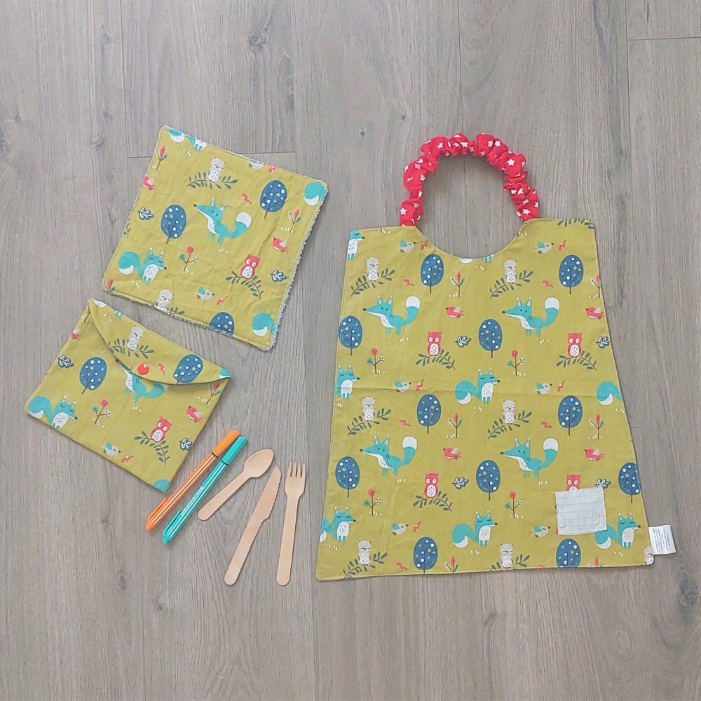 Serviette maternelle élastiquée imperméable + pochette et sa maxi lingette ours/foret--2226594459781