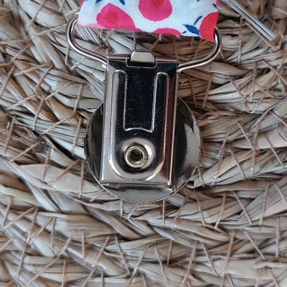 Attache jupe pince robe vélo clip metal cordon élastique rouge--2227175335524