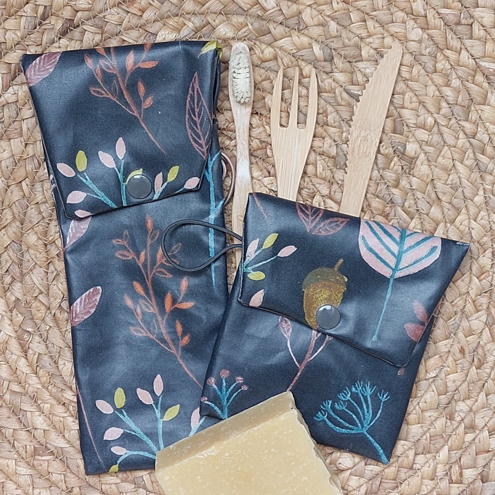 Etui imperméable brosse à dent/dentifrice avec sa pochette savons motif automne--2226599663374