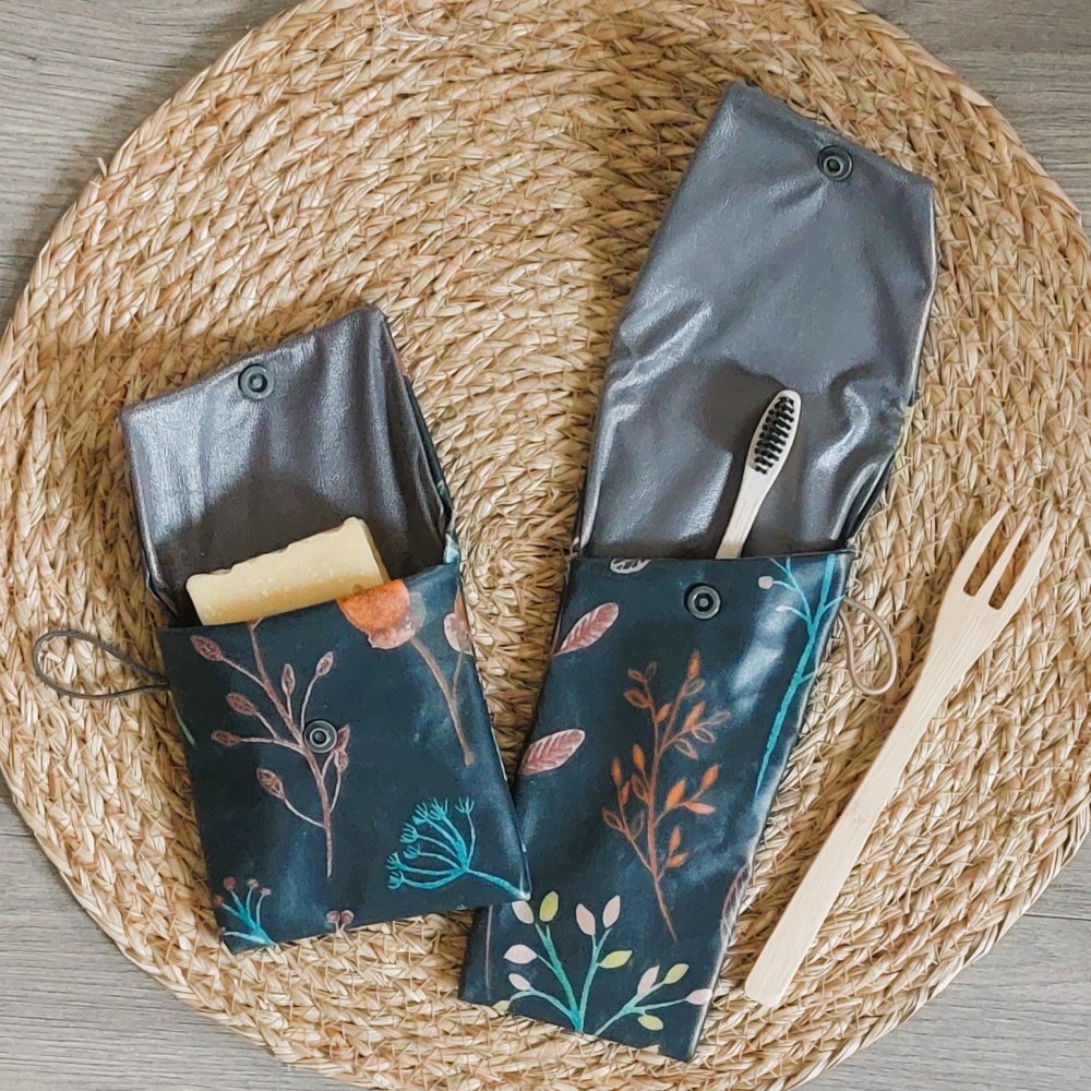 Etui imperméable brosse à dent/dentifrice avec sa pochette savons motif automne--2226599663374