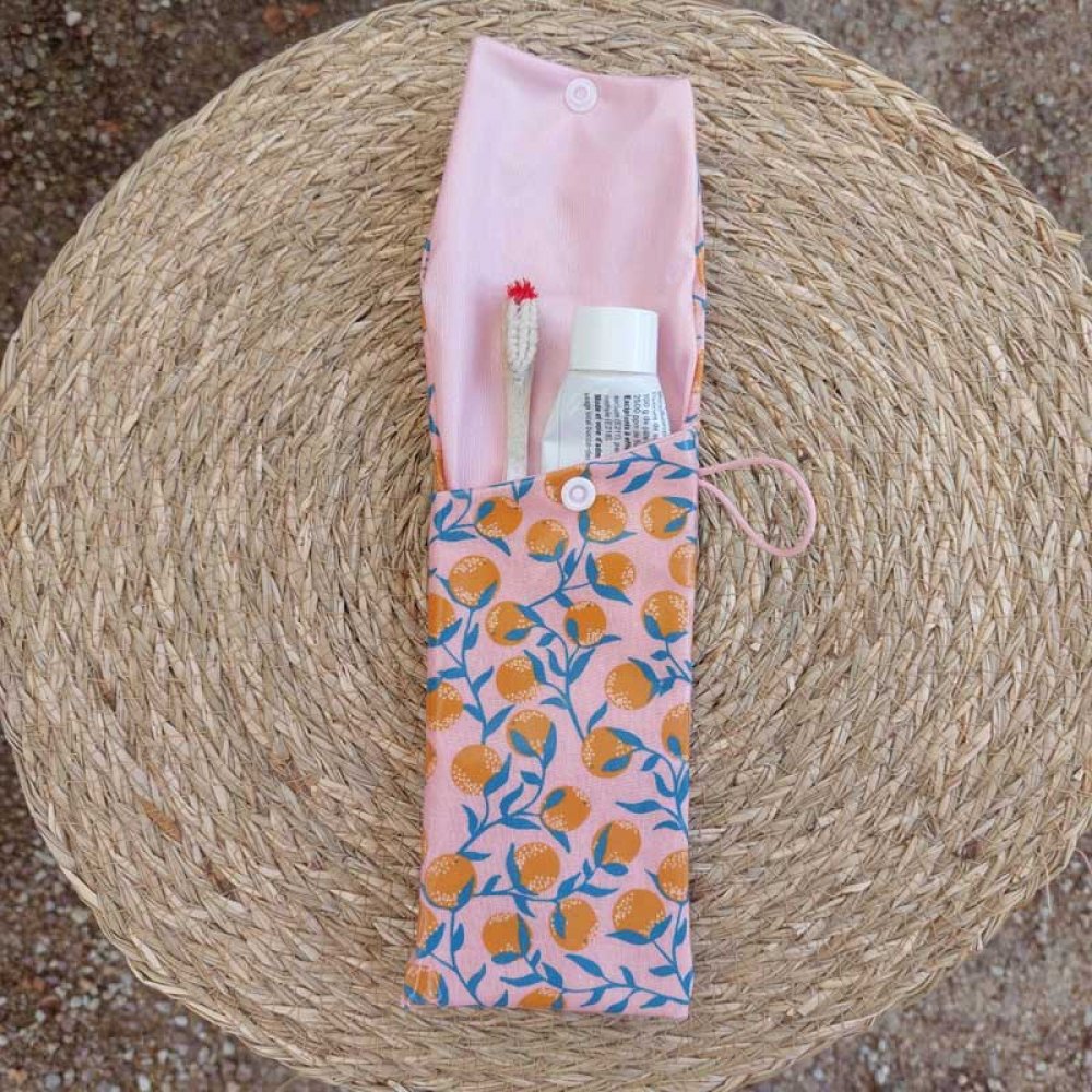 Etui impermeable motif petits fruits, pochette brosse à dent/dentifrice et sa pochette savon motif oranges--2227216521466