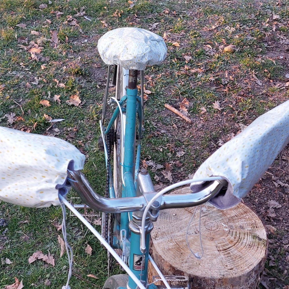 Protege mains guidon+ housse selle vélo impermeable motif gouttes Petite  fouine - Créations textiles pour les enfants, les adultes et la décoration