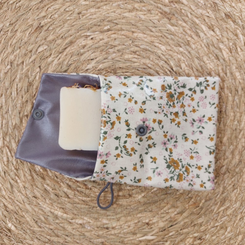 Trousse brosse à dent/dentifrice avec sa pochette savon motif fleurs Bridgerton--2227216490953