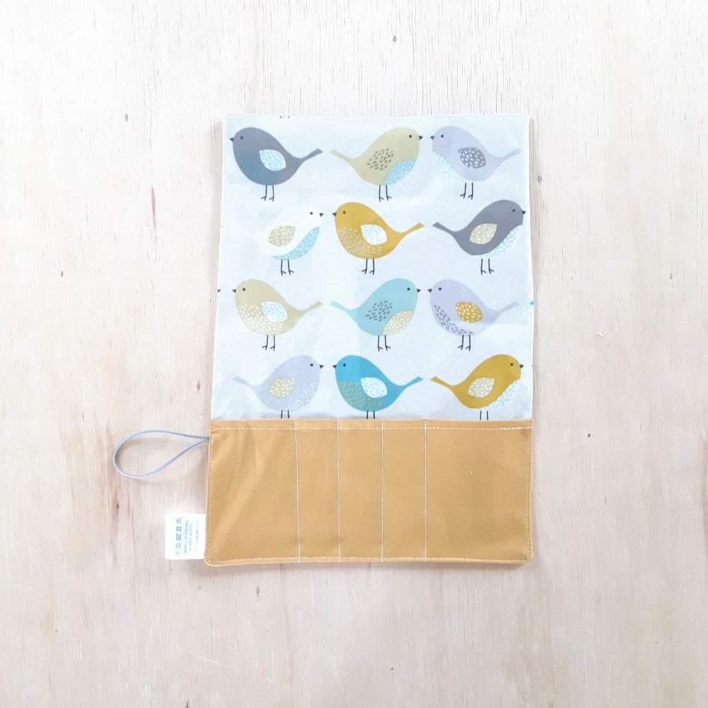 Trousse imperméable pour transporter les couverts ocre/ oiseaux--9995971552089