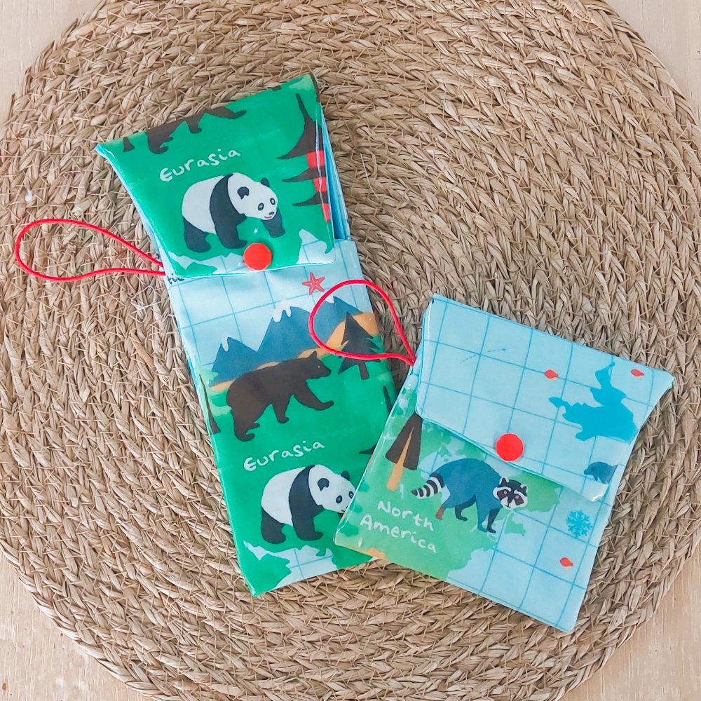 Trousse de toilette enfant imperméable  etui brosse à dent et pochette savon mappemonde--2227222734287