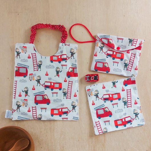 Bavoir bébé élastique + pochette + maxi lingette pompier