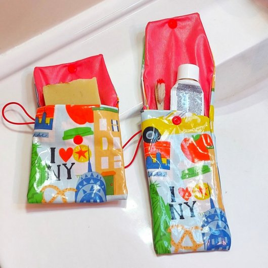 Trousse brosse à dent/dentifrice avec sa pochette savon motif new york