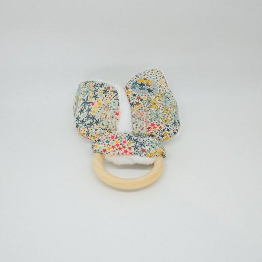Anneau de dentition Liberty Adeladja multicolore et doudou blanc tout doux