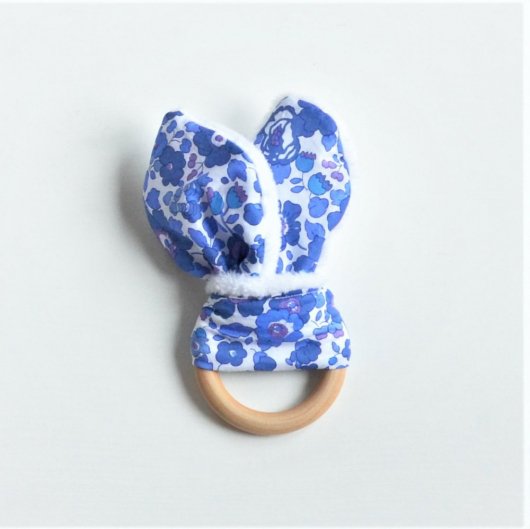Anneau de dentition Liberty Betsy lavande et doudou blanc tout doux
