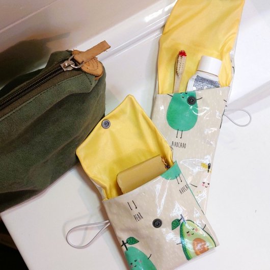 Etui imperméable brosse à dent/dentifrice avec sa pochette savons motif avocat