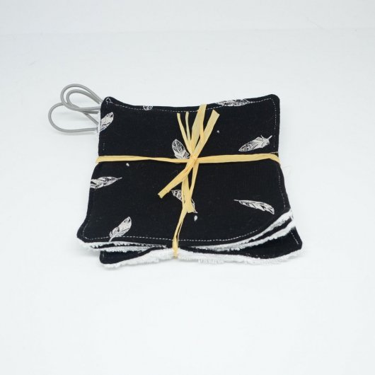Lingettes lavables Tissu BIO et eponge bambou+ lien, lot de 3 motif plumes fond noir