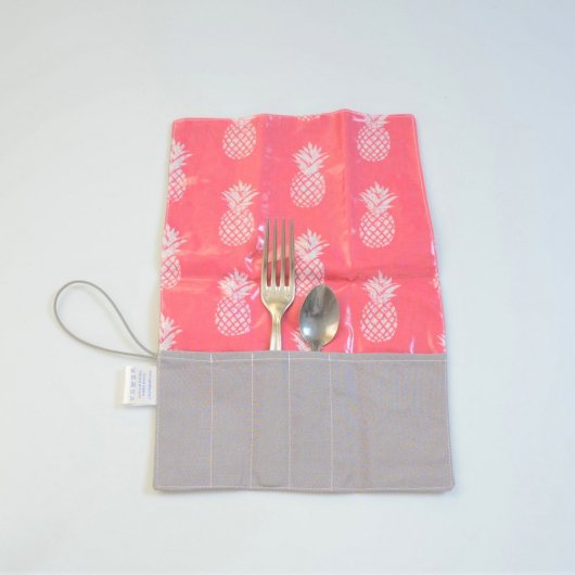 Trousse imperméable pour transporter les couverts motif ananas