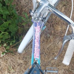 Attache clip jupe  vélo motif floral Rose Liberty valéria Mitsi rose 