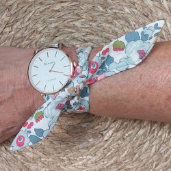 Montre jeune fille bracelet foulard à nouer bracelet tissu Liberty Betsy porcelaine