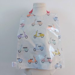 Serviette maternelle élastiquée imperméable scooter/jungle